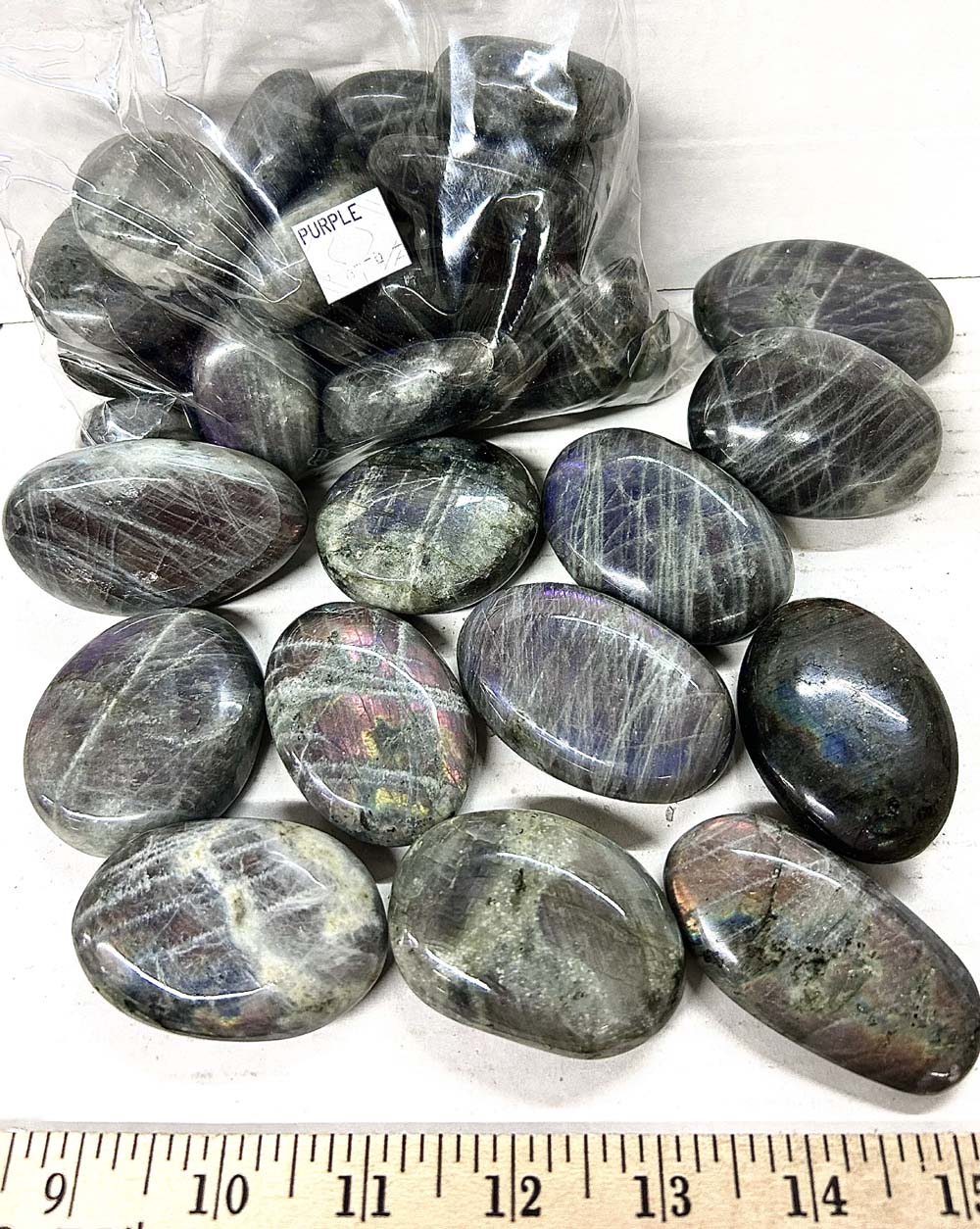 labradorite puple pebble 47