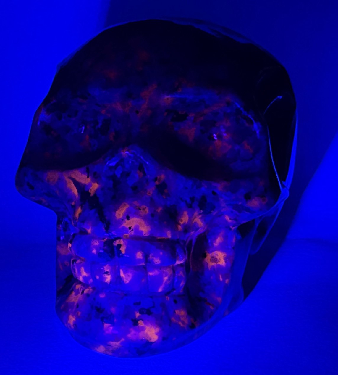 fluor sodalite skull 3